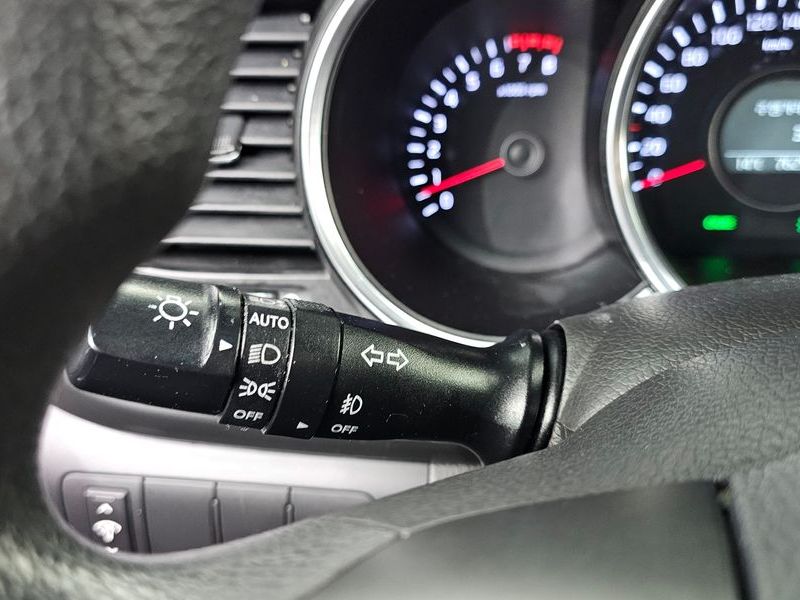 2014 Kia K5 LPI Luxury photo 18