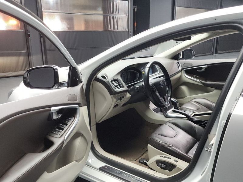 2015 Volvo V40 D2 2nd photo 10