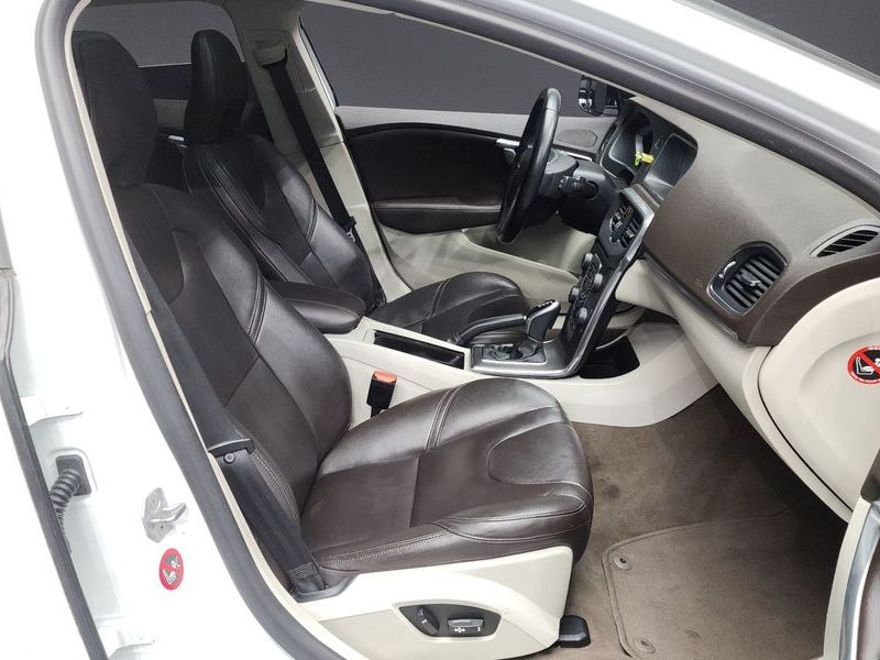 2015 Volvo V40 D2 2nd photo 11