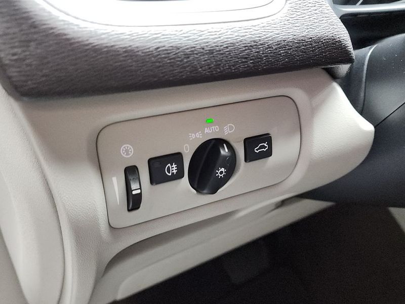 2015 Volvo V40 D2 2nd photo 18