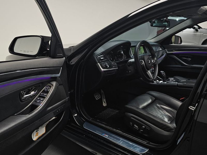 2015 BMW 5 Series 520d Luxury Plus photo 10