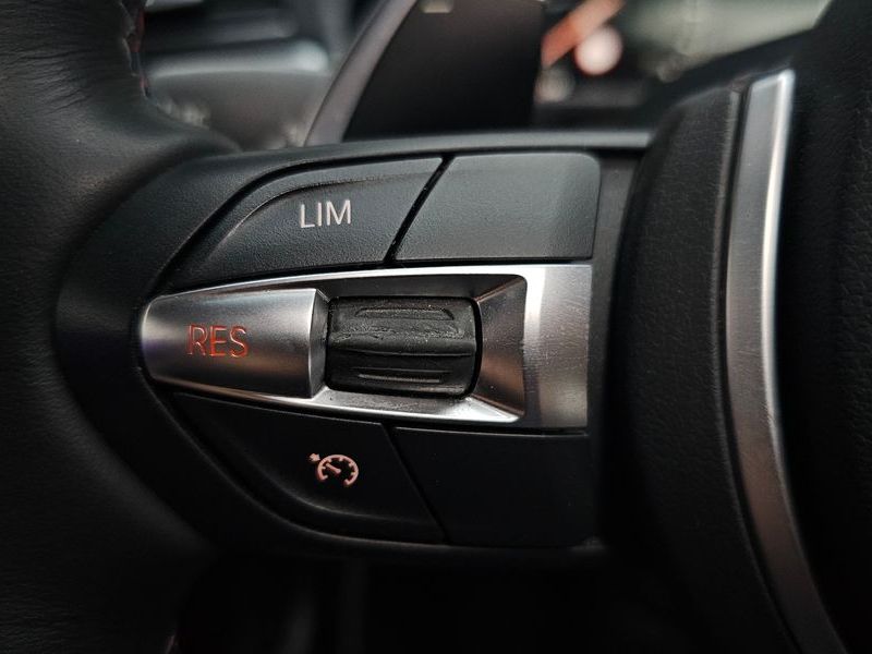 2015 BMW 5 Series 520d Luxury Plus photo 29