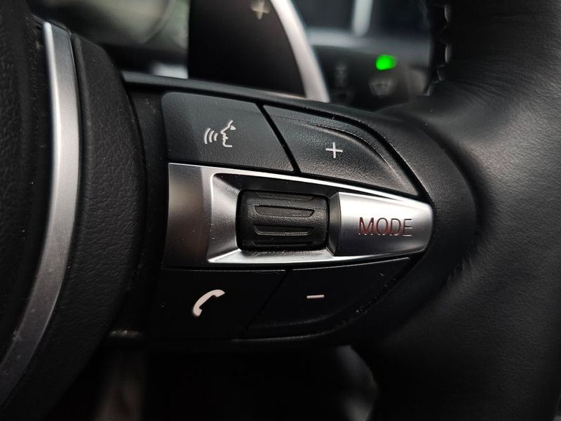 2015 BMW 5 Series 520d Luxury Plus photo 30