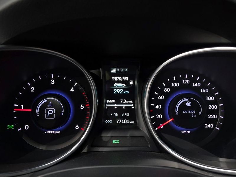2015 Hyundai Santa Fe Diesel(e-VGT) 2.0 2WD Exclusive photo 8