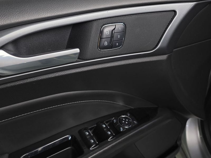 2015 Ford Mondeo 2.0 Trend photo 17