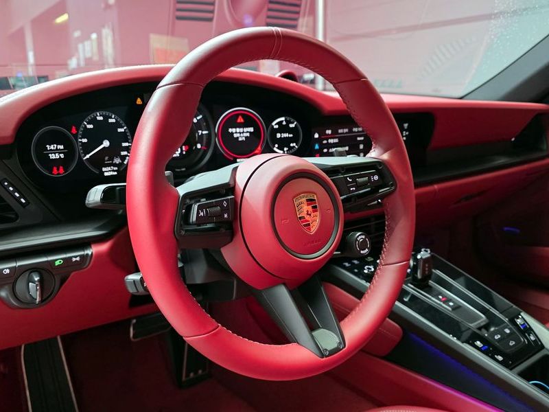 2023 Porsche 911 Carrera GTS photo 12