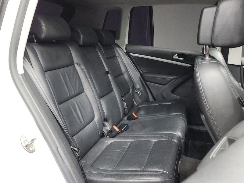 2016 Volkswagen Tiguan 2.0 TDI Premium 5N photo 12