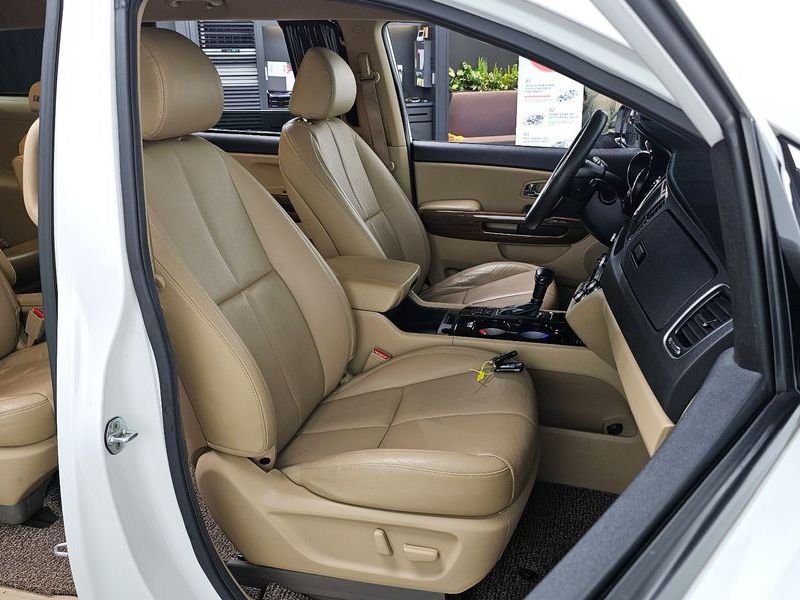 2016 Kia Carnival 9-seater Hi-Limousine Noblesse photo 10