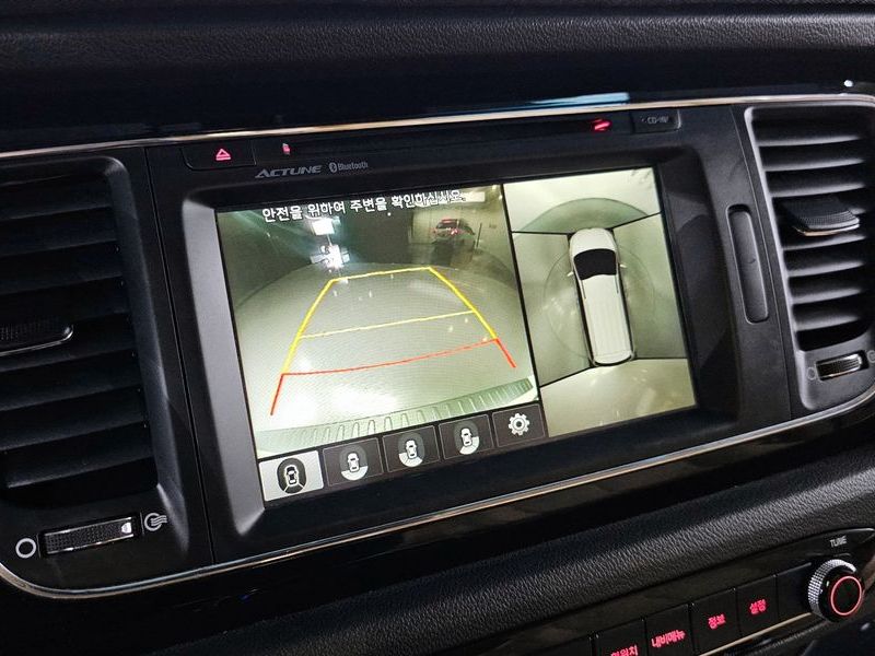 2016 Kia Carnival 9-seater Hi-Limousine Noblesse photo 15