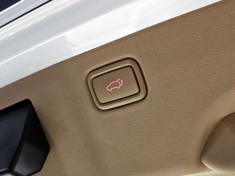 2016 Kia Carnival 9-seater Hi-Limousine Noblesse photo 18