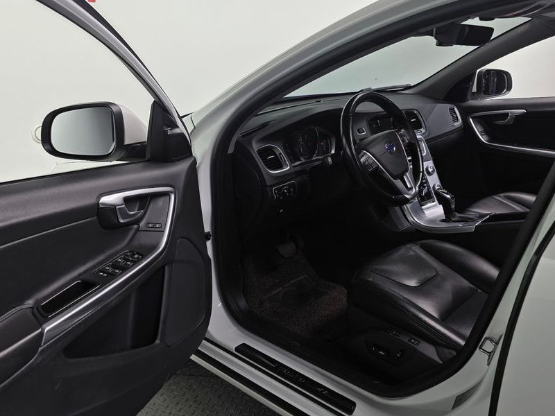 2017 Volvo V60 D3 1st photo 10