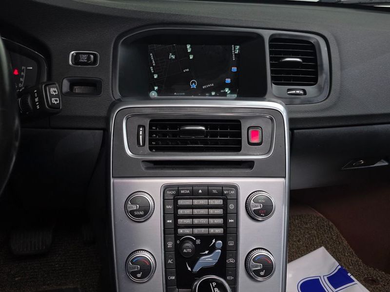 2017 Volvo V60 D3 1st photo 14