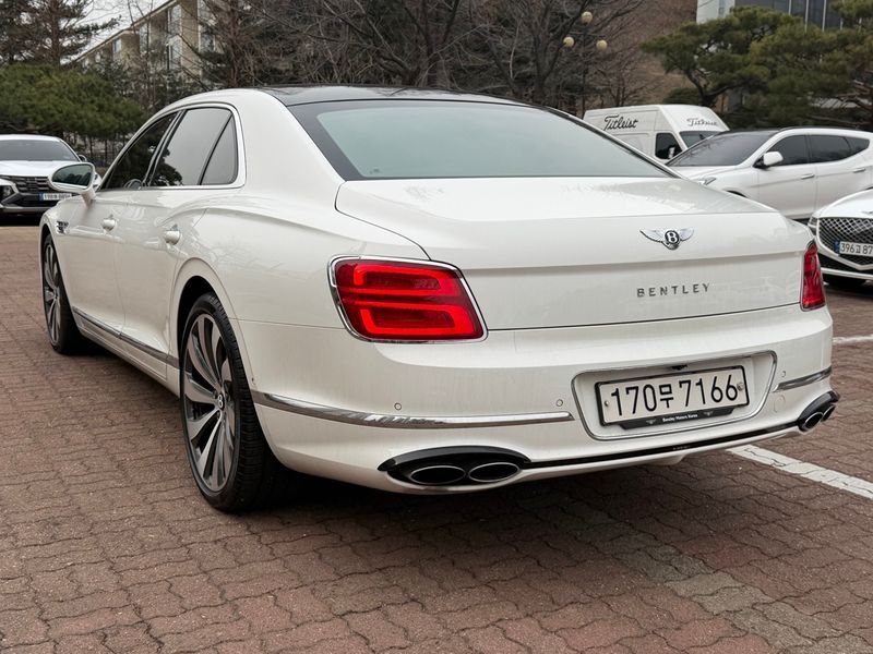 2022 Bentley Flying Spur 4.0 photo 7