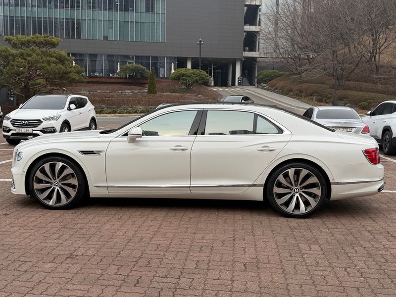 2022 Bentley Flying Spur 4.0 photo 8