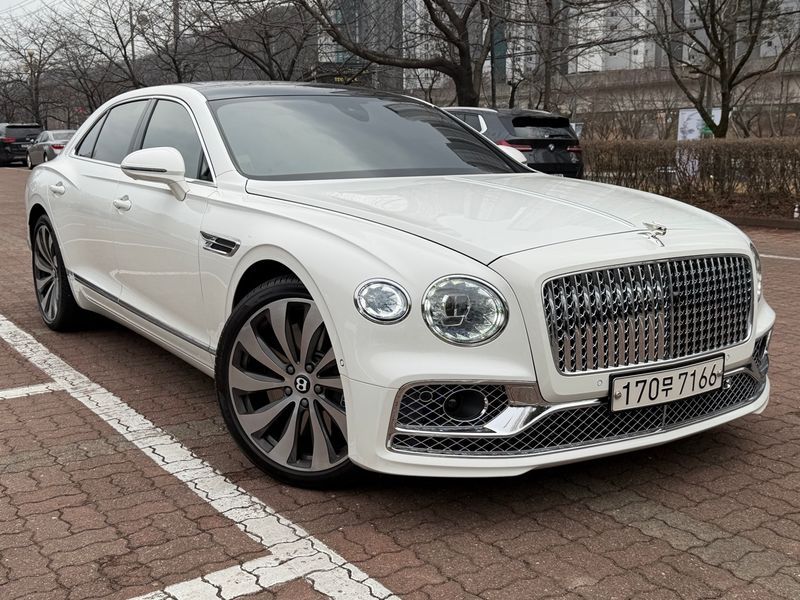 2022 Bentley Flying Spur 4.0 photo 9