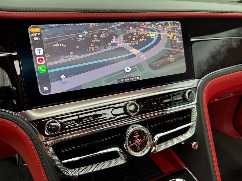 2022 Bentley Flying Spur 4.0 photo 14