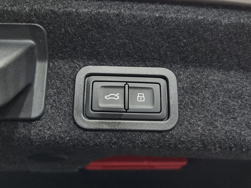 2022 Audi A6 45 TFSI Quattro Premium photo 16
