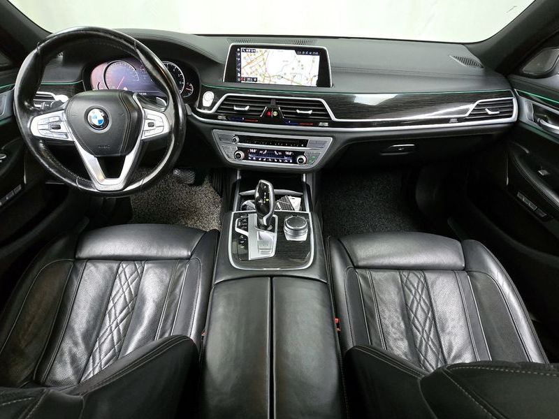 2017 BMW 7 Series 740Li xDrive M Sport Package photo 7