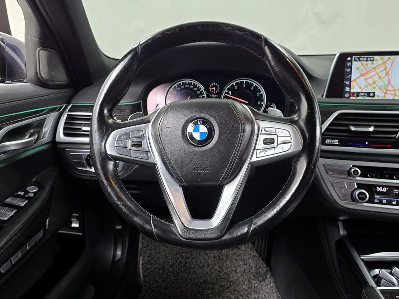 2017 BMW 7 Series 740Li xDrive M Sport Package photo 13