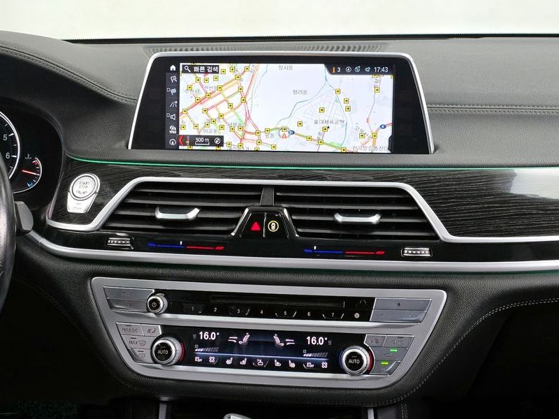 2017 BMW 7 Series 740Li xDrive M Sport Package photo 14