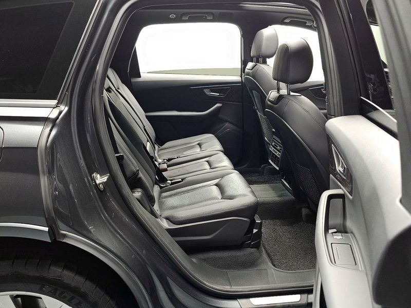 2021 Audi Q7 45 TDI Quattro Premium photo 12
