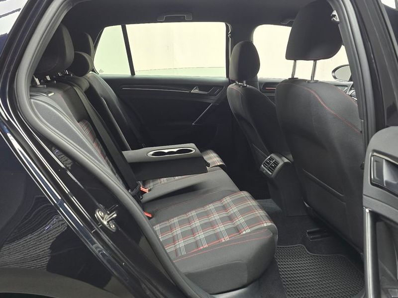 2017 Volkswagen Golf 2.0 GTI photo 12