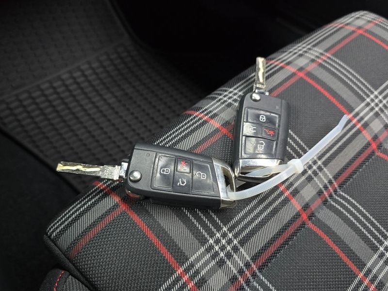 2017 Volkswagen Golf 2.0 GTI photo 16