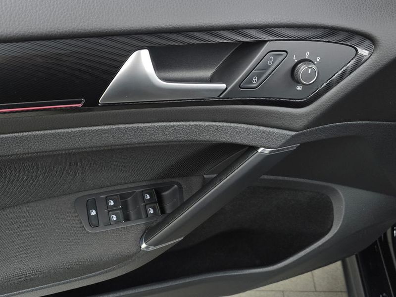 2017 Volkswagen Golf 2.0 GTI photo 18