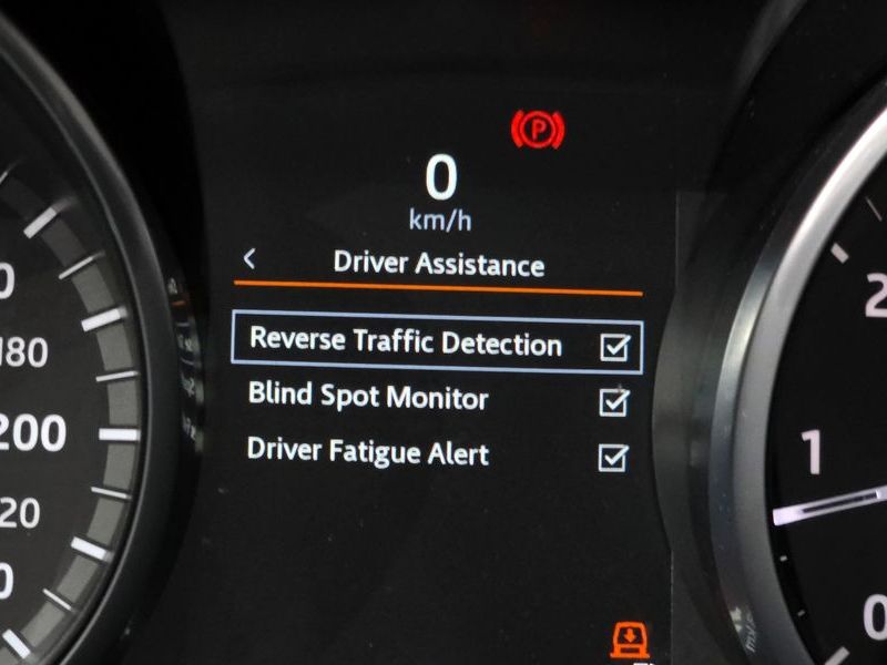 2017 Land Rover Discovery 3.0 TD6 HSE photo 16