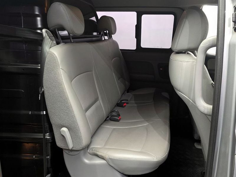 2017 Hyundai 그랜드 스타렉스 5-Seater VAN Smart photo 11