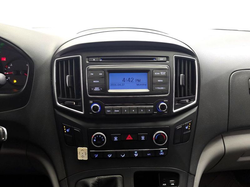 2017 Hyundai 그랜드 스타렉스 5-Seater VAN Smart photo 14