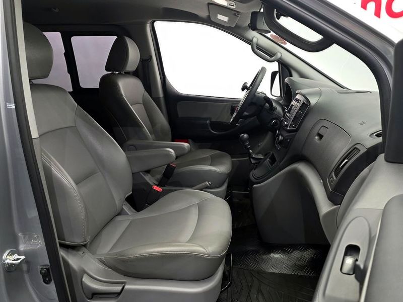 2017 Hyundai 그랜드 스타렉스 5-Seater VAN Smart photo 26