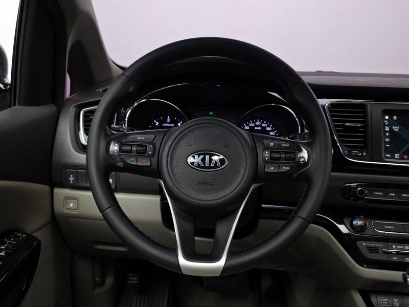 2017 Kia Carnival 9-seater Prestige photo 14
