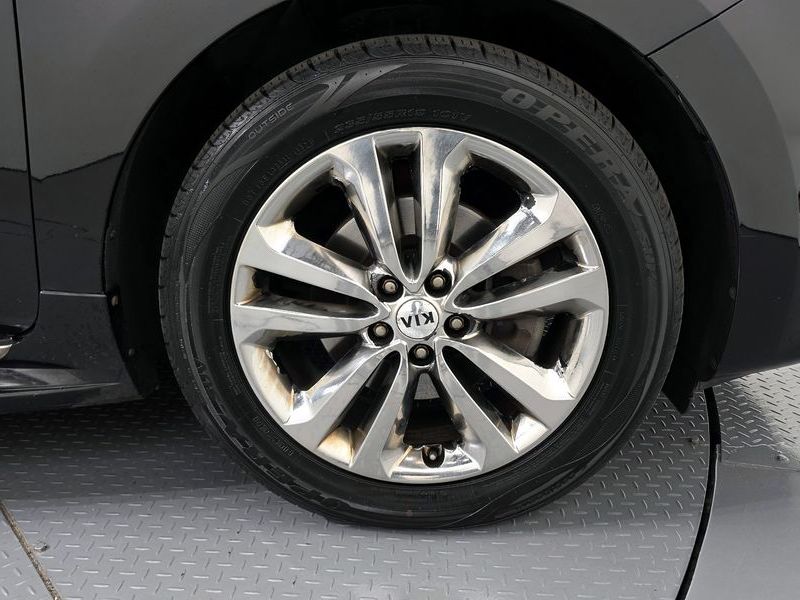 2017 Kia Carnival 9-seater Prestige photo 21