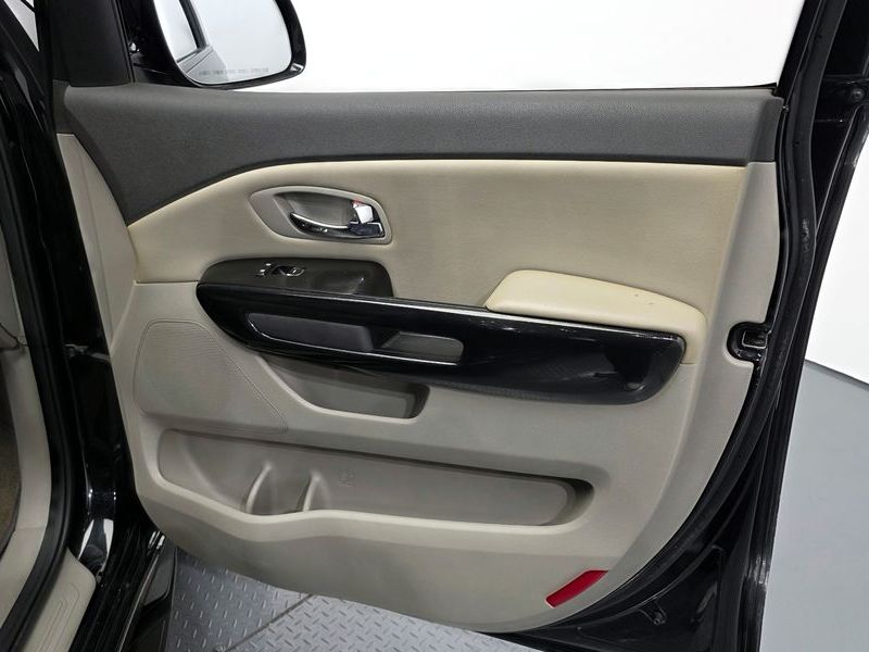 2017 Kia Carnival 9-seater Prestige photo 24
