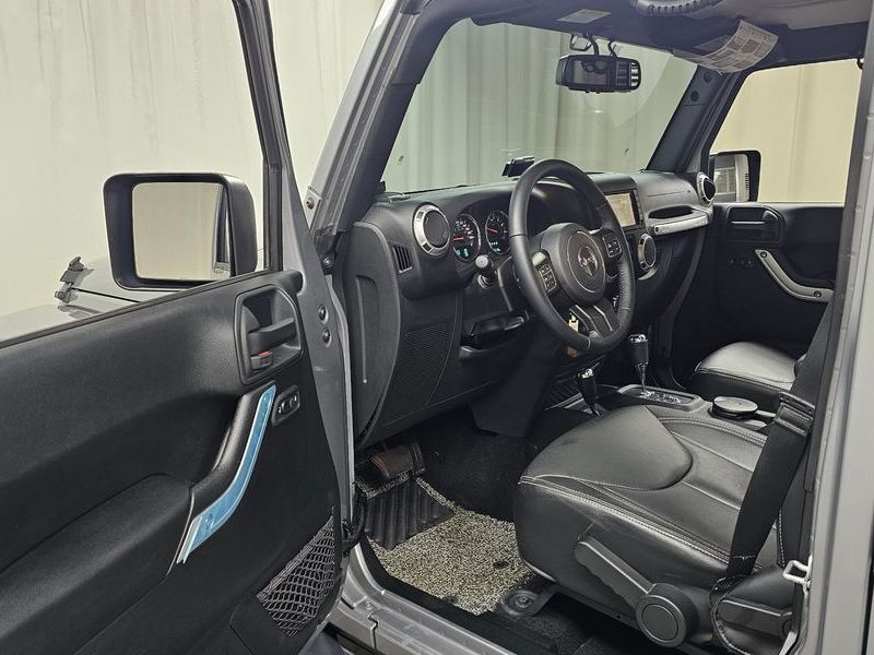 2017 Jeep Wrangler 3.6 Sahara 4Door photo 10