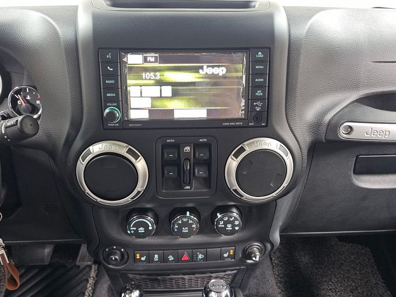 2017 Jeep Wrangler 3.6 Sahara 4Door photo 13