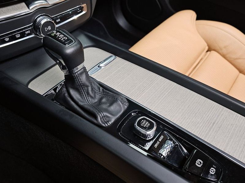 2018 Volvo XC60 T6 Inscription photo 9
