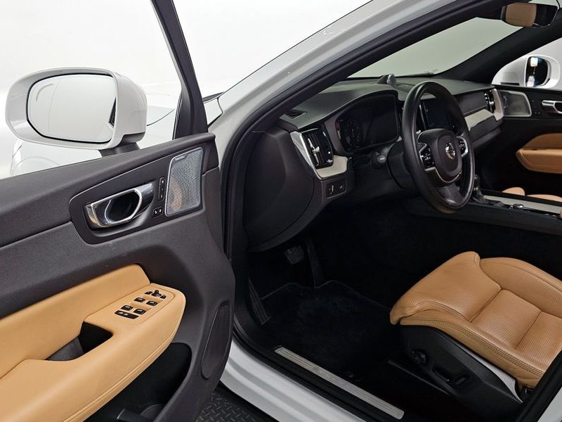 2018 Volvo XC60 T6 Inscription photo 11