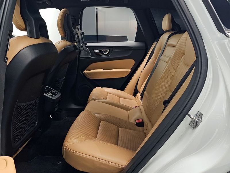 2018 Volvo XC60 T6 Inscription photo 12