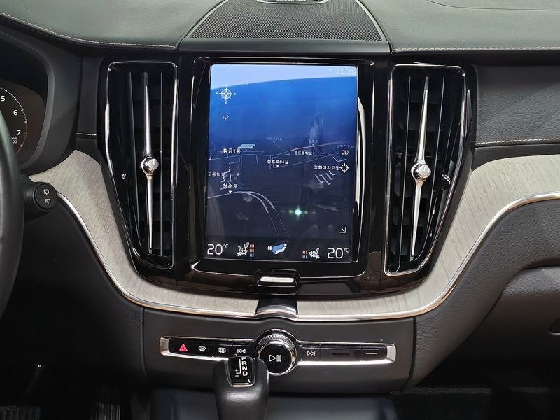 2018 Volvo XC60 T6 Inscription photo 14