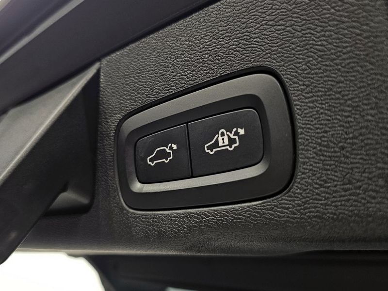 2018 Volvo XC60 T6 Inscription photo 18