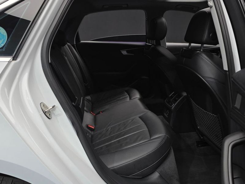 2018 Audi A4 35 TDI Premium photo 12
