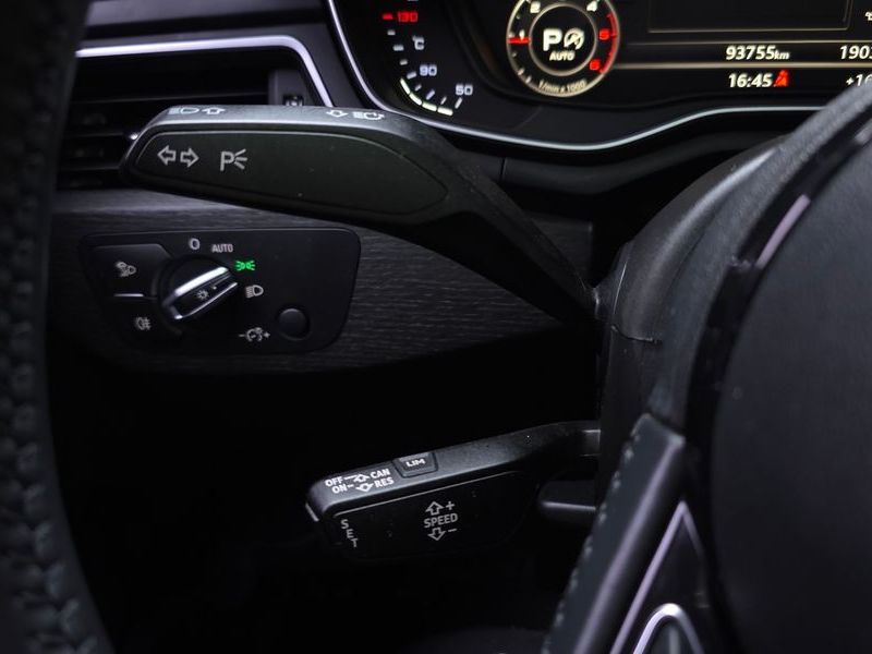 2018 Audi A4 35 TDI Premium photo 18
