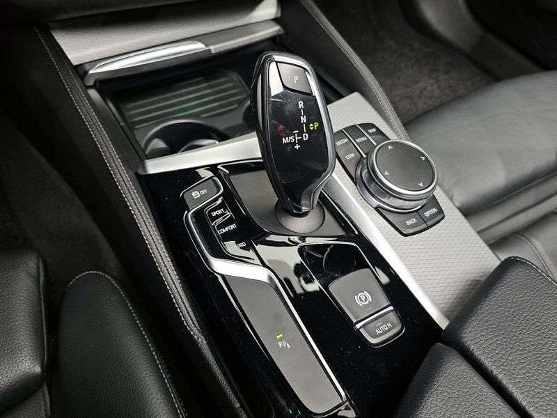 2018 BMW 5 Series 520d M Sport Special Edition photo 9