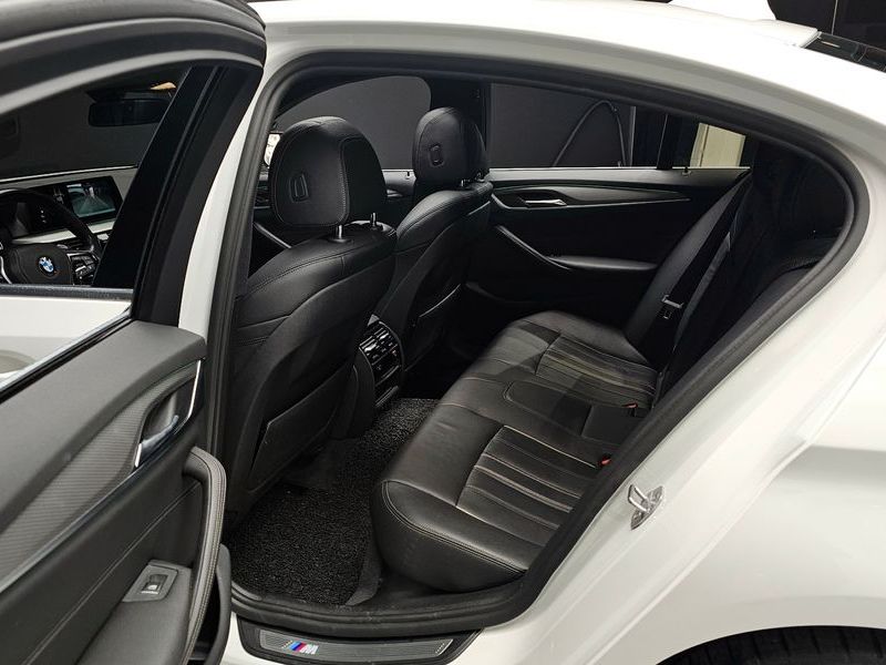 2018 BMW 5 Series 520d M Sport Special Edition photo 12