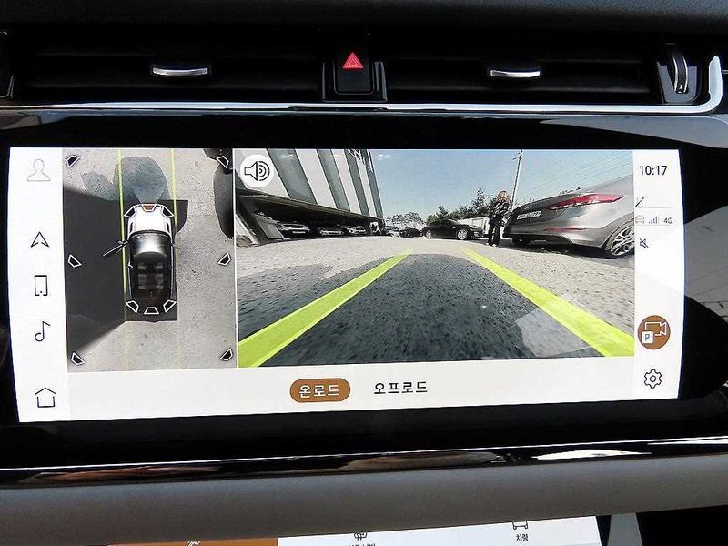 2021 Land Rover Range Rover Evoque P250 R-Dynamic SE photo 14