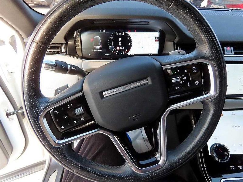 2021 Land Rover Range Rover Evoque P250 R-Dynamic SE photo 16