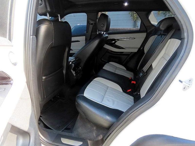 2021 Land Rover Range Rover Evoque P250 R-Dynamic SE photo 18