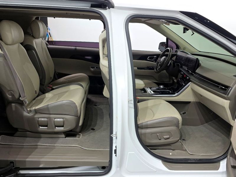 2021 Kia Carnival Gasoline 7-Seater Signature photo 11